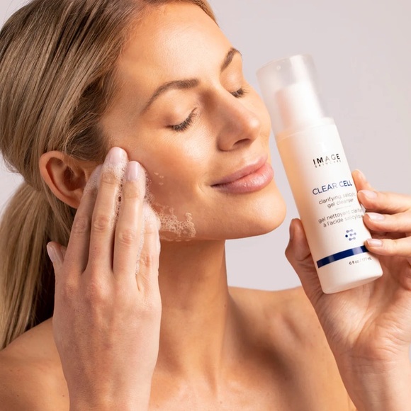 SALE -IMAGE CLEAR CELL salicylic gel cleanser- NEVER OPED - Picture 2 of 10